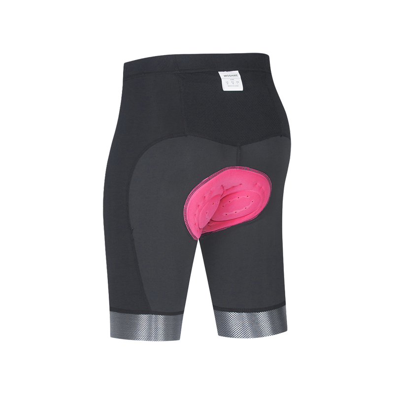 What are the key features I should look for in a good pair of cycling shorts?